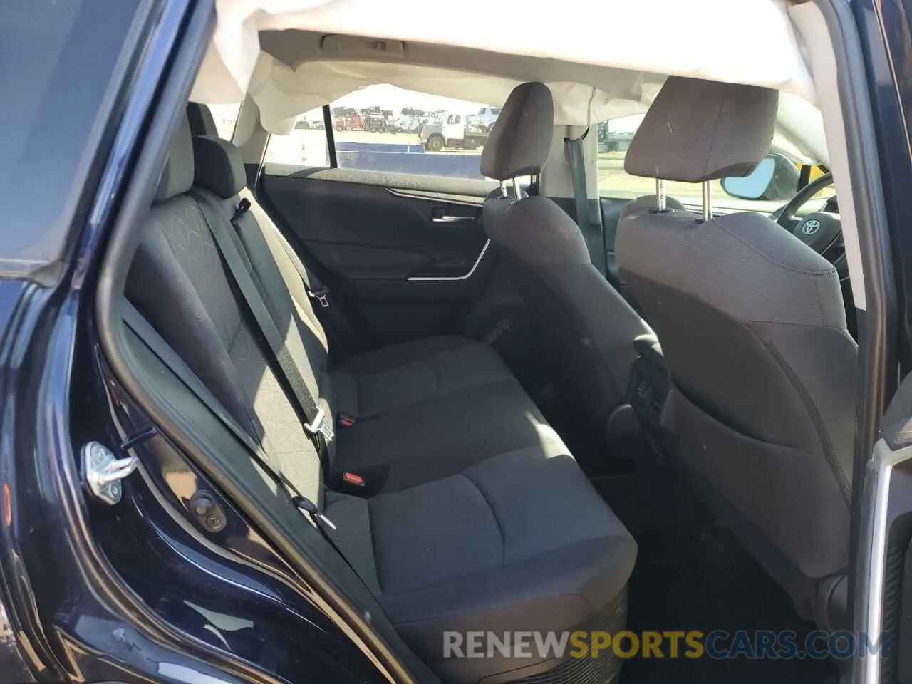 11 Photograph of a damaged car 2T3RWRFV3KW030668 TOYOTA RAV4 2019