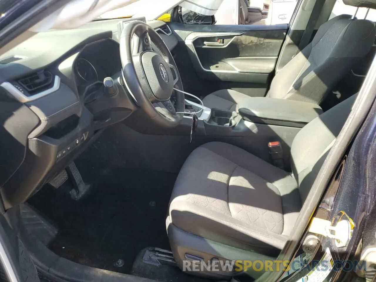 7 Photograph of a damaged car 2T3RWRFV3KW030668 TOYOTA RAV4 2019