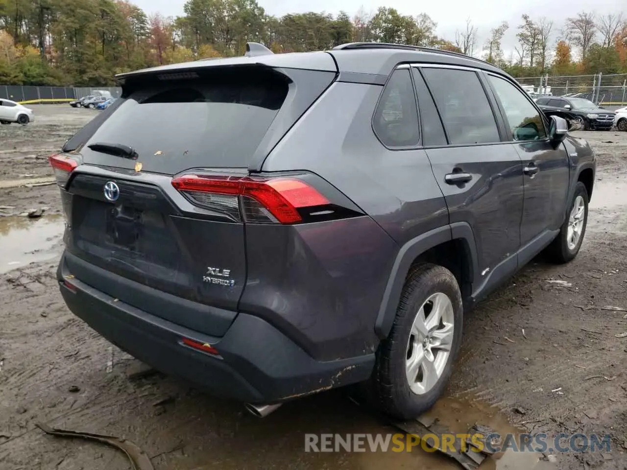 4 Photograph of a damaged car 2T3RWRFV3KW031528 TOYOTA RAV4 2019