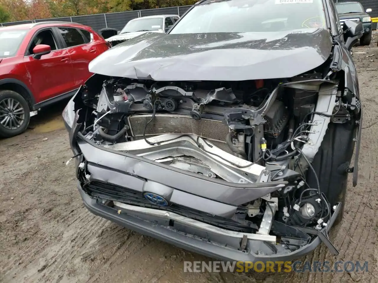 9 Photograph of a damaged car 2T3RWRFV3KW031528 TOYOTA RAV4 2019