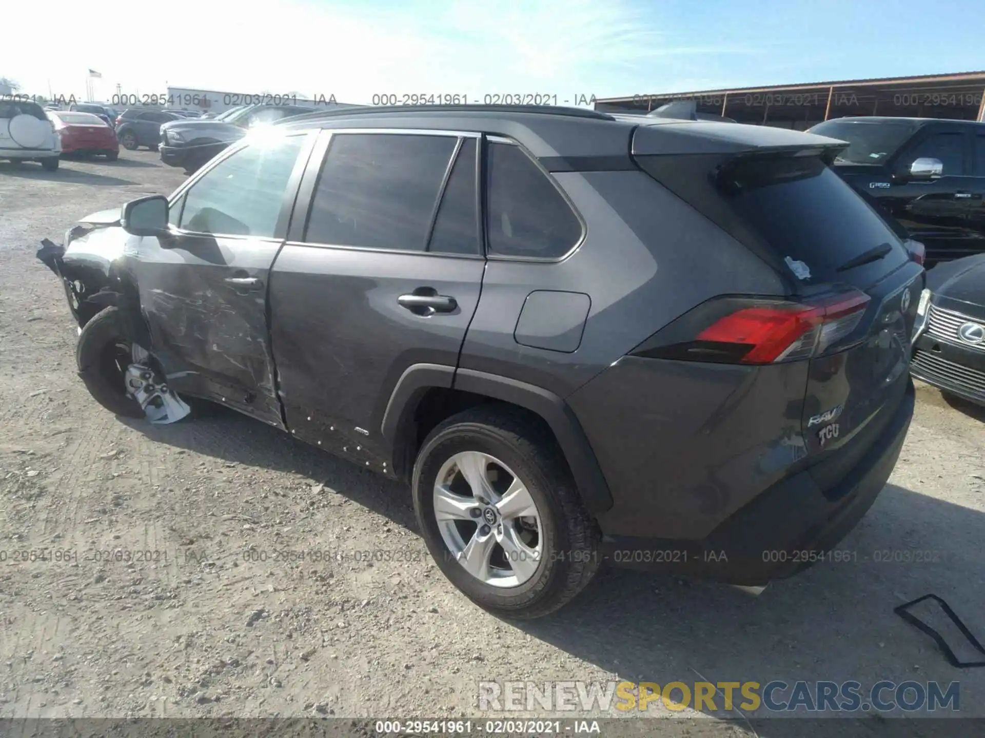 3 Photograph of a damaged car 2T3RWRFV3KW036311 TOYOTA RAV4 2019