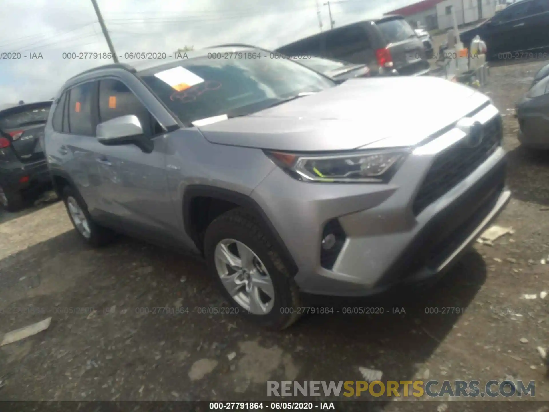 1 Photograph of a damaged car 2T3RWRFV3KW040665 TOYOTA RAV4 2019