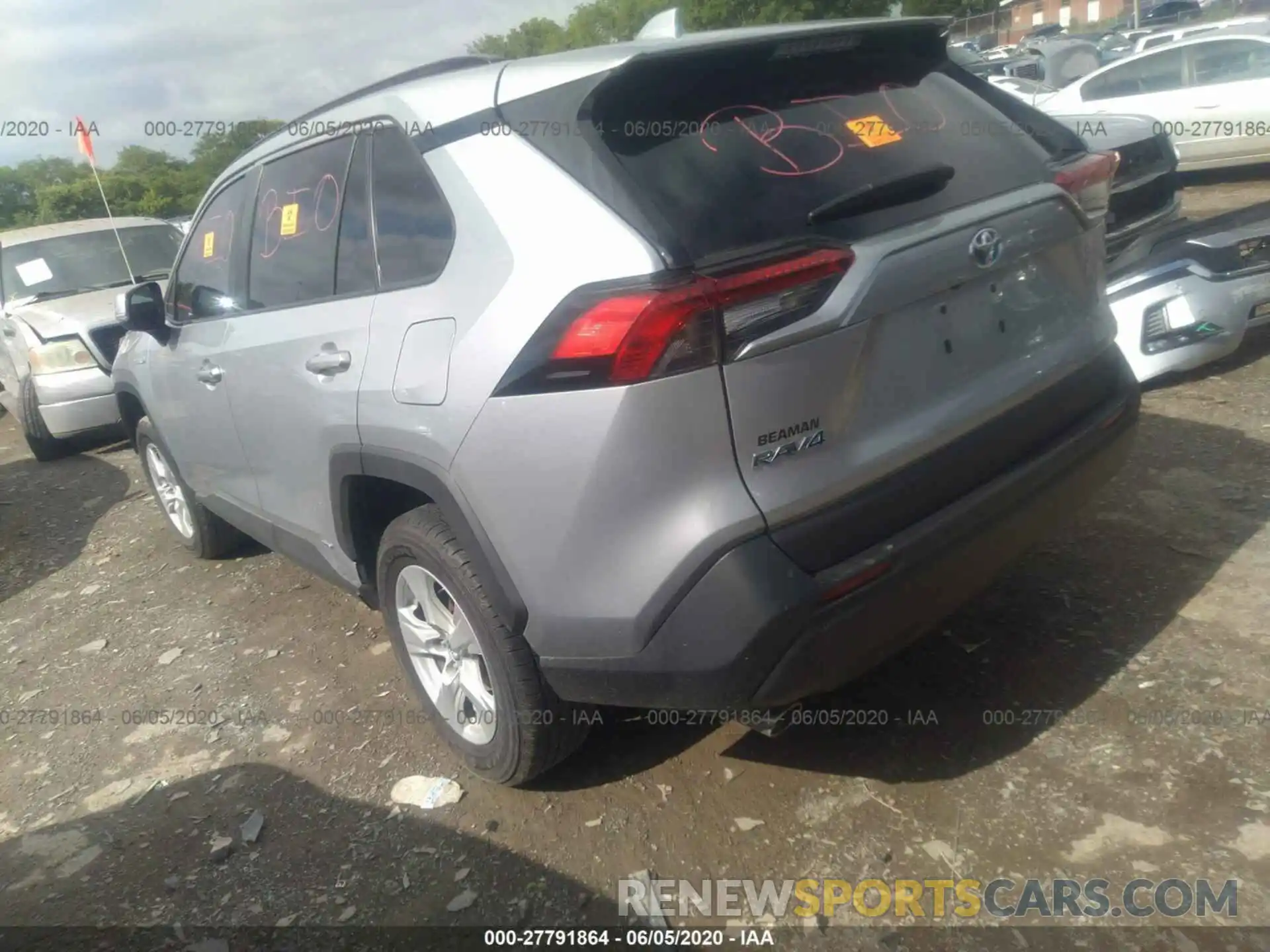 3 Photograph of a damaged car 2T3RWRFV3KW040665 TOYOTA RAV4 2019