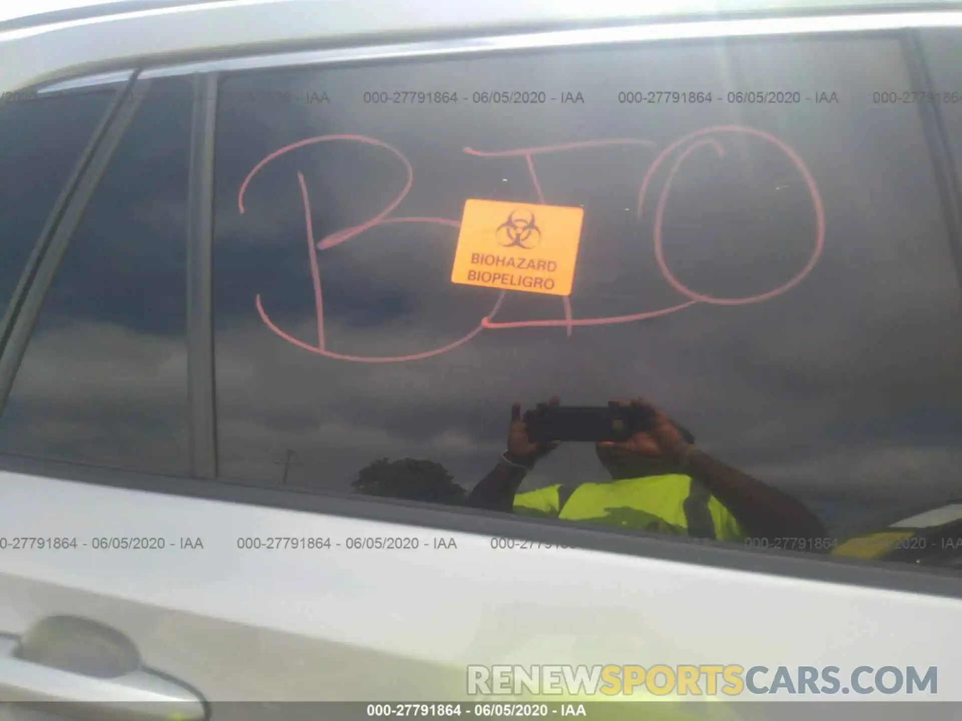 8 Photograph of a damaged car 2T3RWRFV3KW040665 TOYOTA RAV4 2019