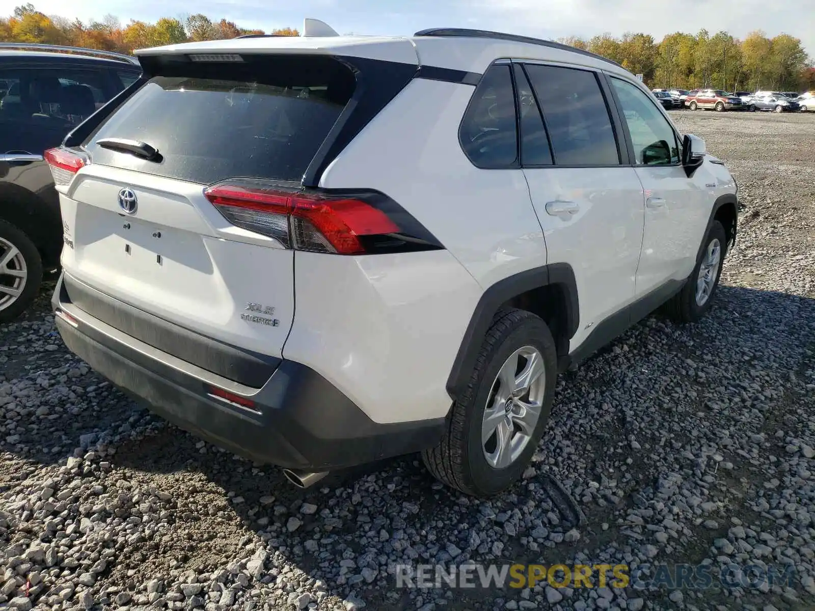 4 Photograph of a damaged car 2T3RWRFV3KW046014 TOYOTA RAV4 2019