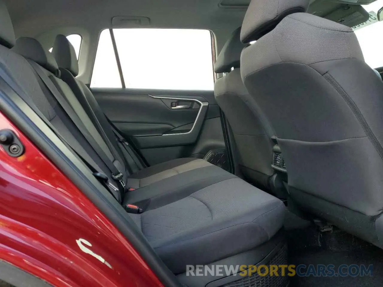 11 Photograph of a damaged car 2T3RWRFV4KW009912 TOYOTA RAV4 2019
