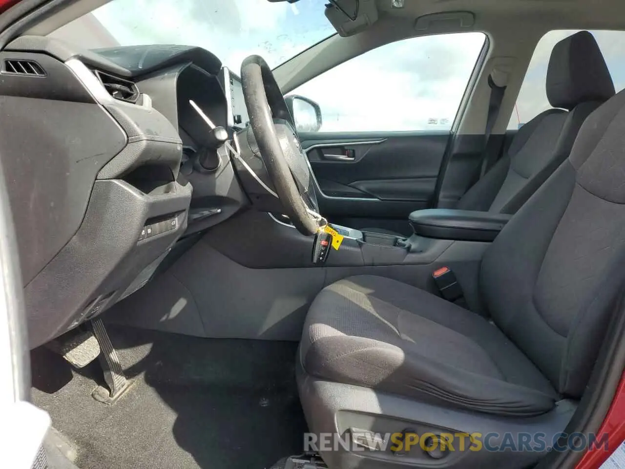 7 Photograph of a damaged car 2T3RWRFV4KW009912 TOYOTA RAV4 2019