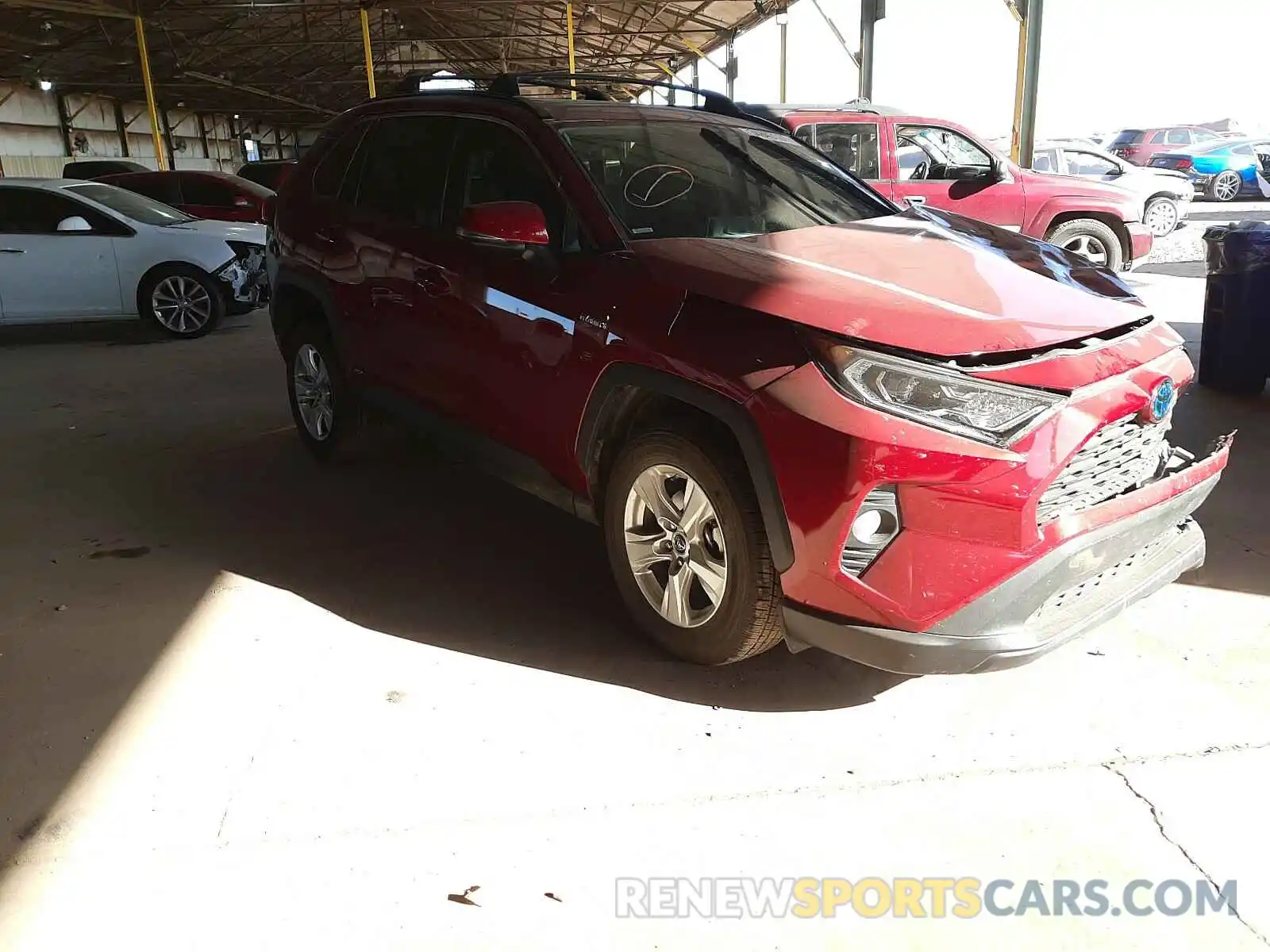 1 Photograph of a damaged car 2T3RWRFV4KW013846 TOYOTA RAV4 2019