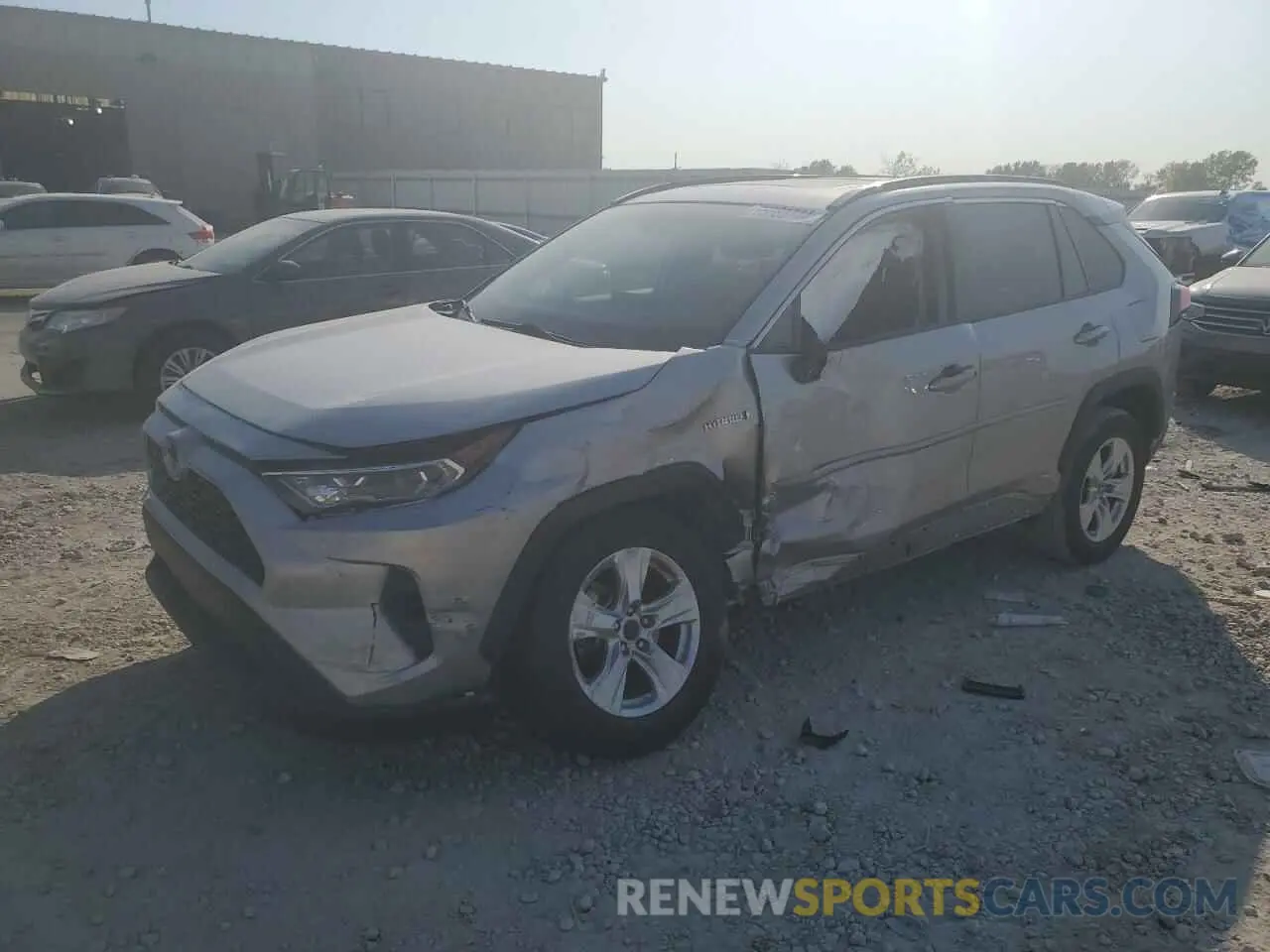 1 Photograph of a damaged car 2T3RWRFV4KW026239 TOYOTA RAV4 2019
