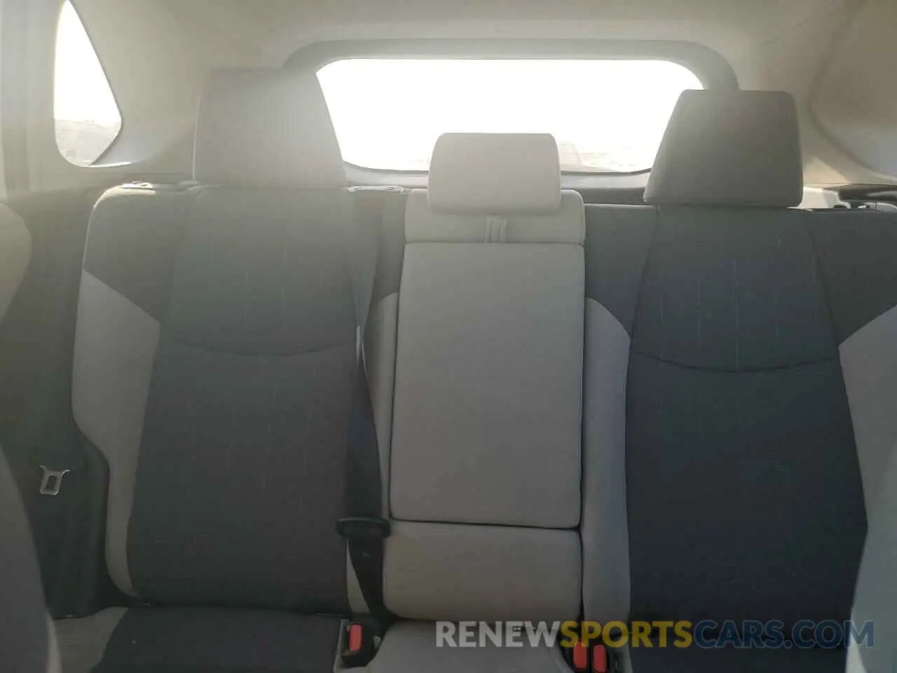 10 Photograph of a damaged car 2T3RWRFV4KW026239 TOYOTA RAV4 2019