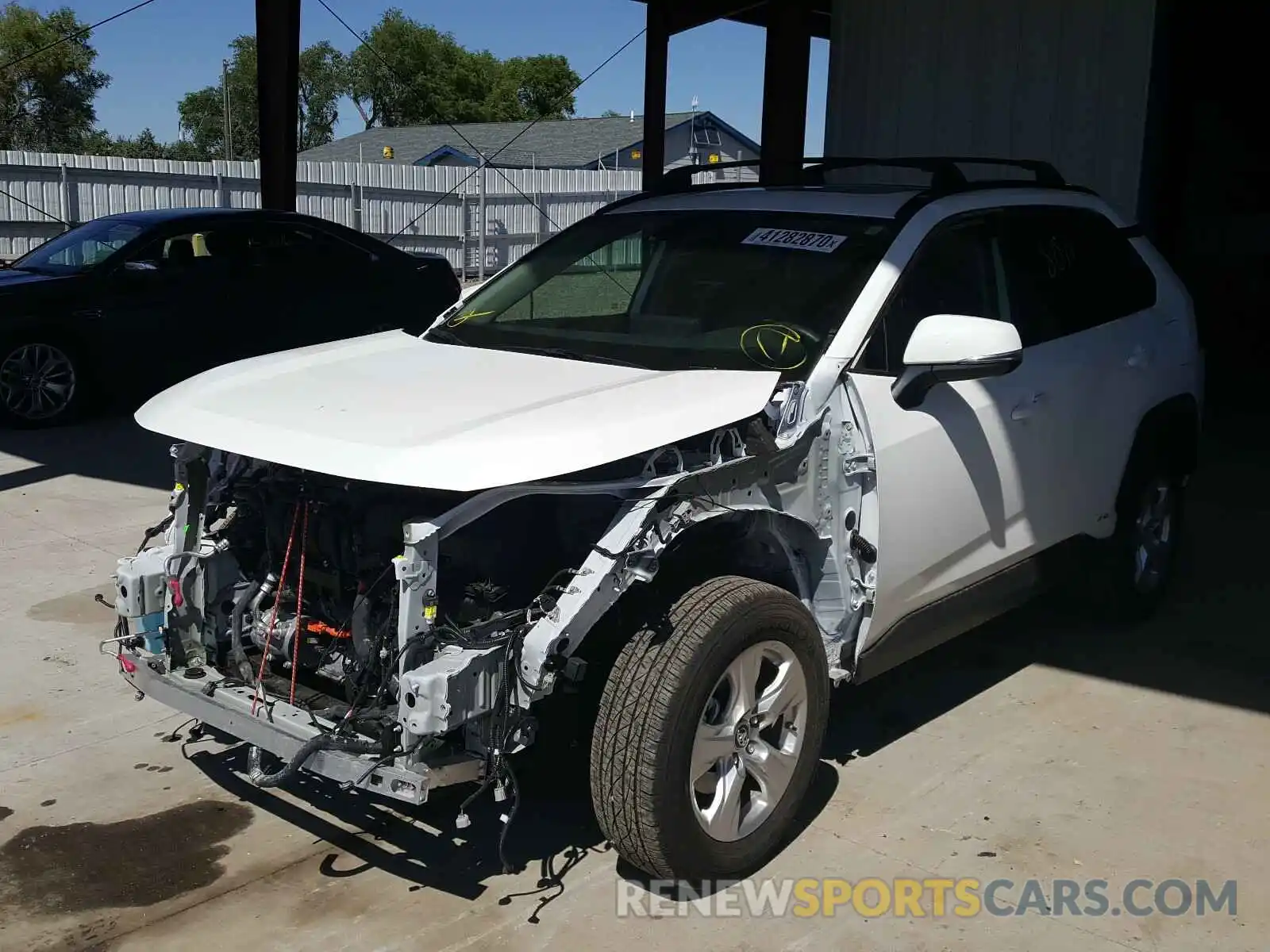 2 Photograph of a damaged car 2T3RWRFV5KW014357 TOYOTA RAV4 2019