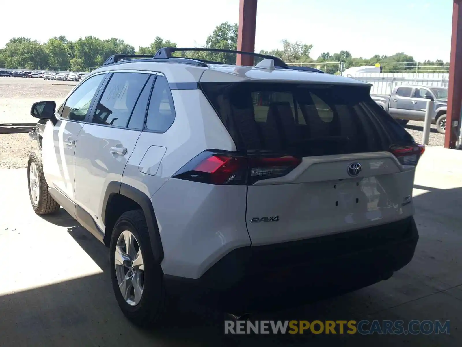 3 Photograph of a damaged car 2T3RWRFV5KW014357 TOYOTA RAV4 2019