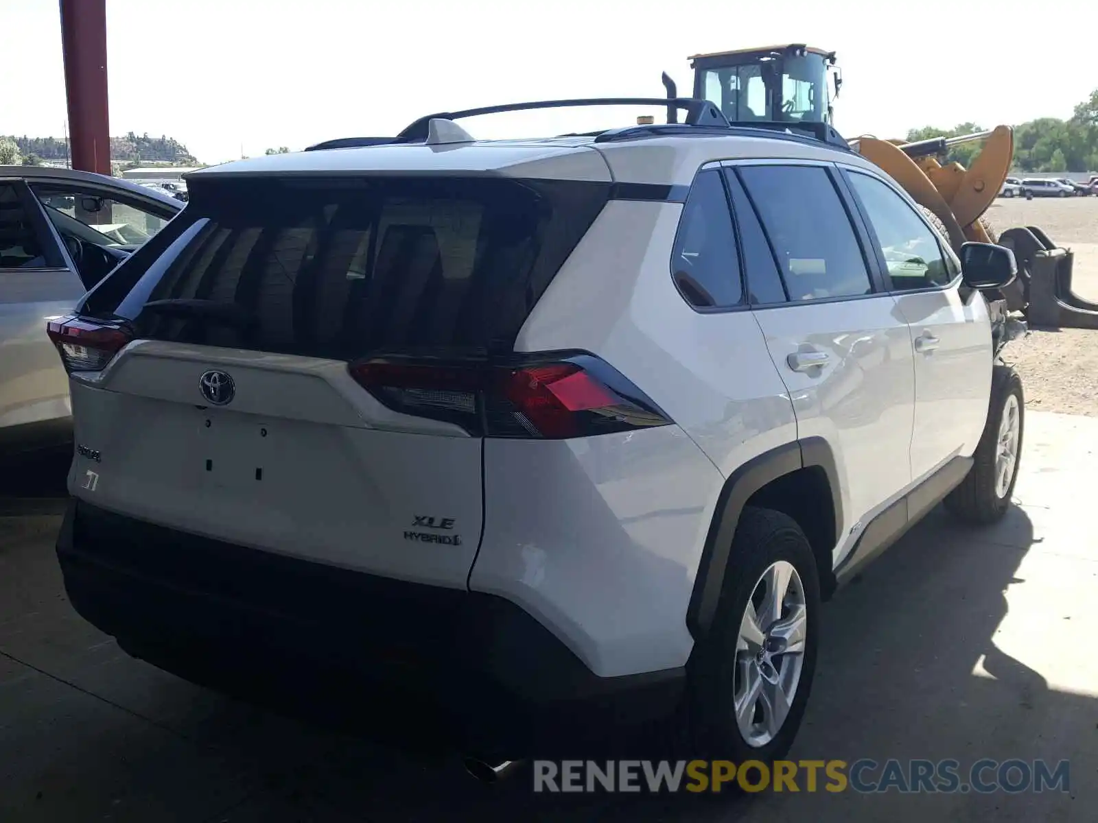 4 Photograph of a damaged car 2T3RWRFV5KW014357 TOYOTA RAV4 2019