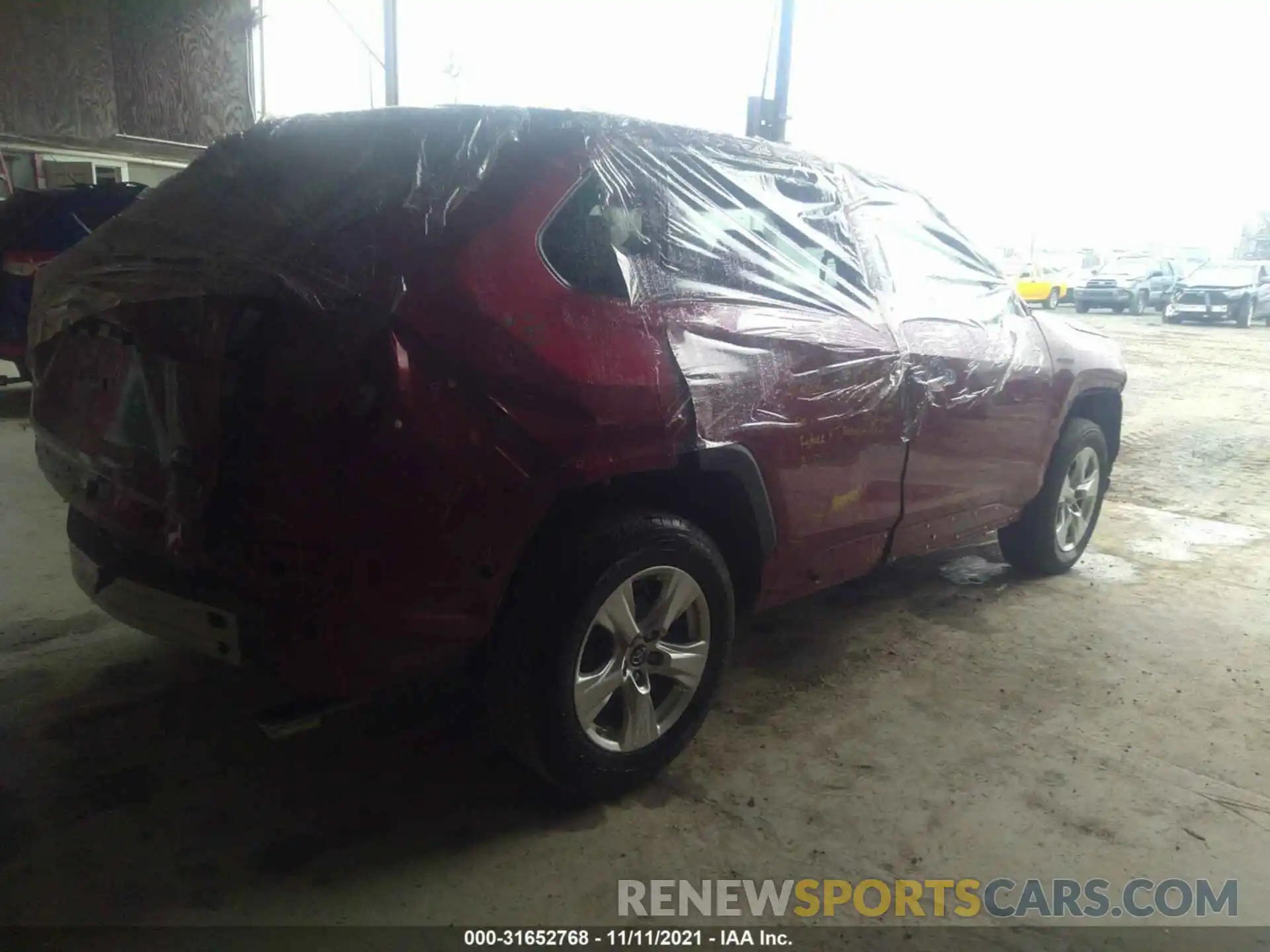 4 Photograph of a damaged car 2T3RWRFV5KW024449 TOYOTA RAV4 2019