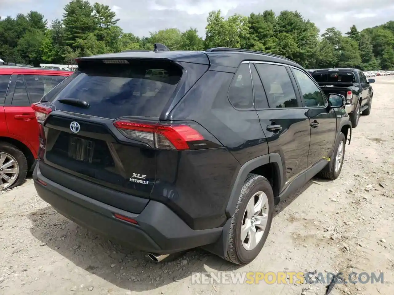 4 Photograph of a damaged car 2T3RWRFV5KW031174 TOYOTA RAV4 2019