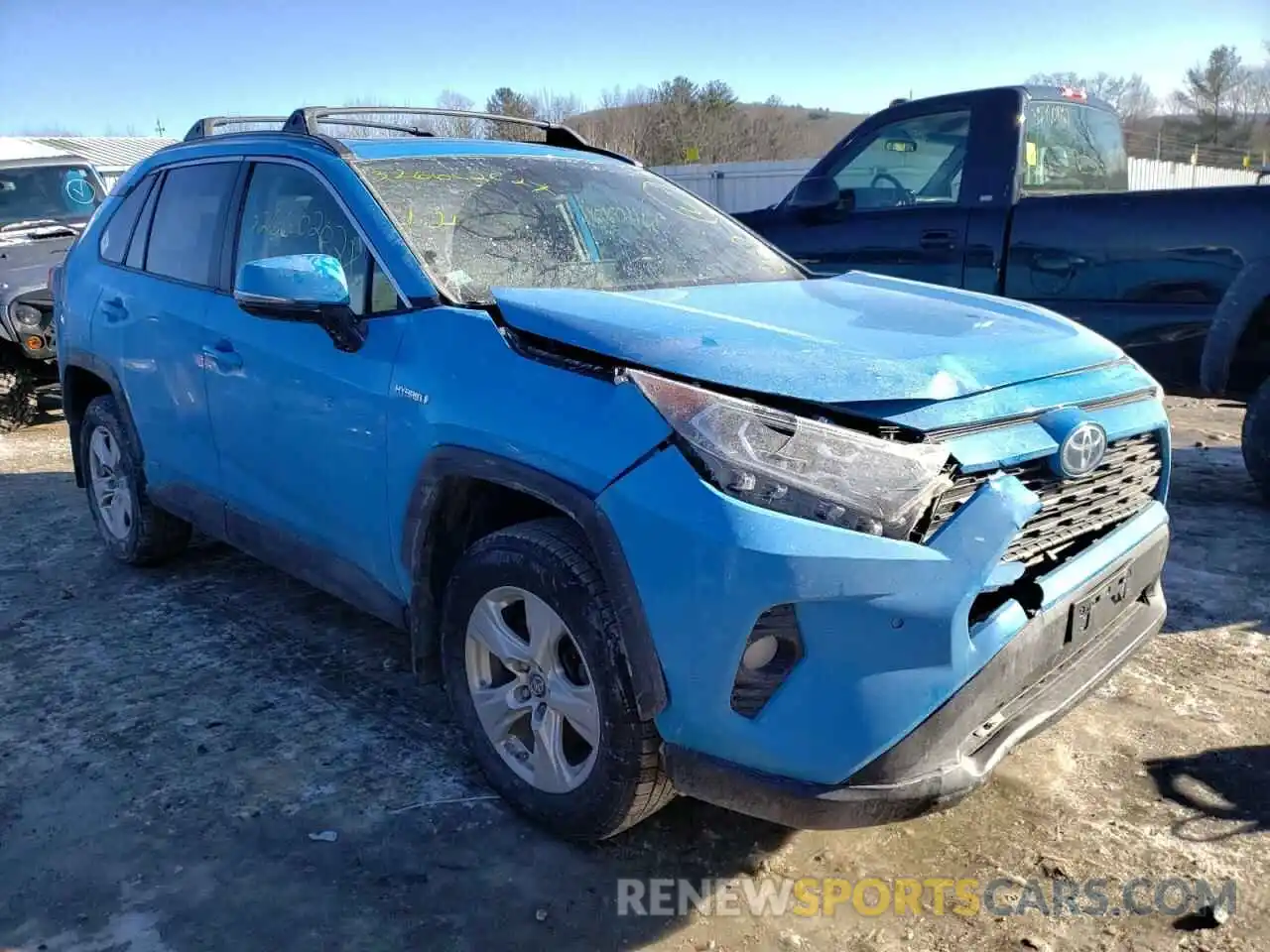 1 Photograph of a damaged car 2T3RWRFV5KW040988 TOYOTA RAV4 2019