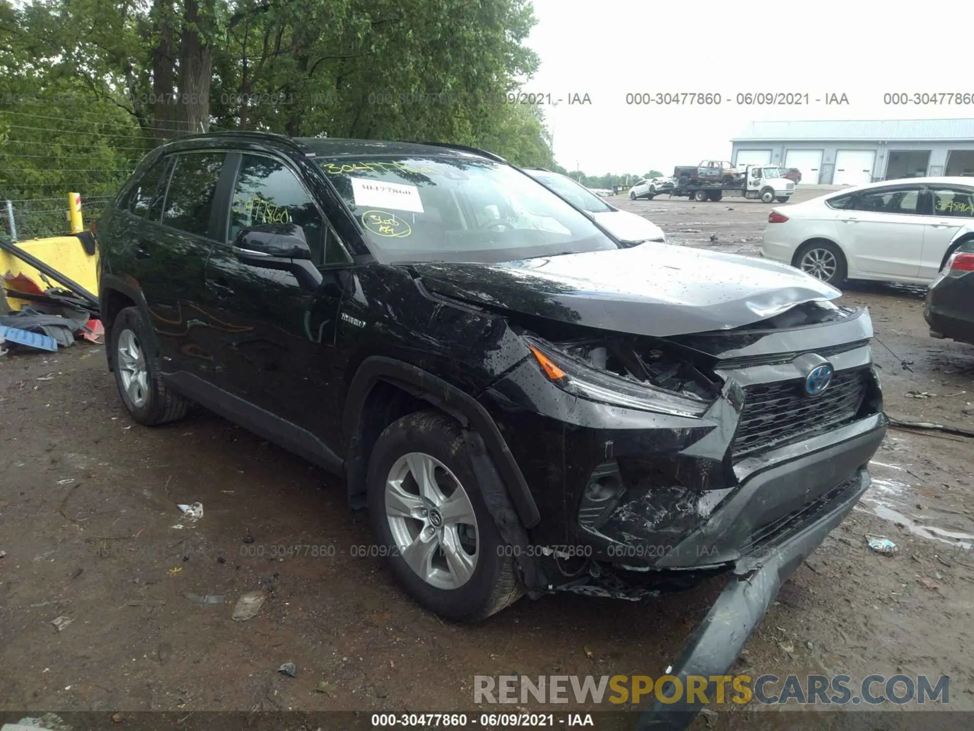 1 Photograph of a damaged car 2T3RWRFV6KW021527 TOYOTA RAV4 2019