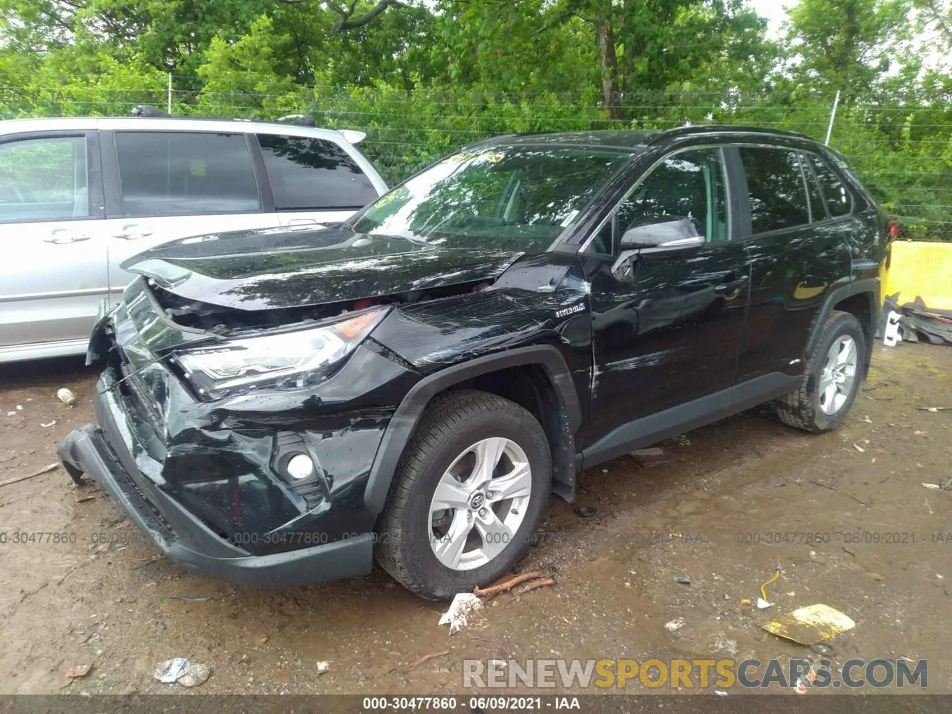 2 Photograph of a damaged car 2T3RWRFV6KW021527 TOYOTA RAV4 2019