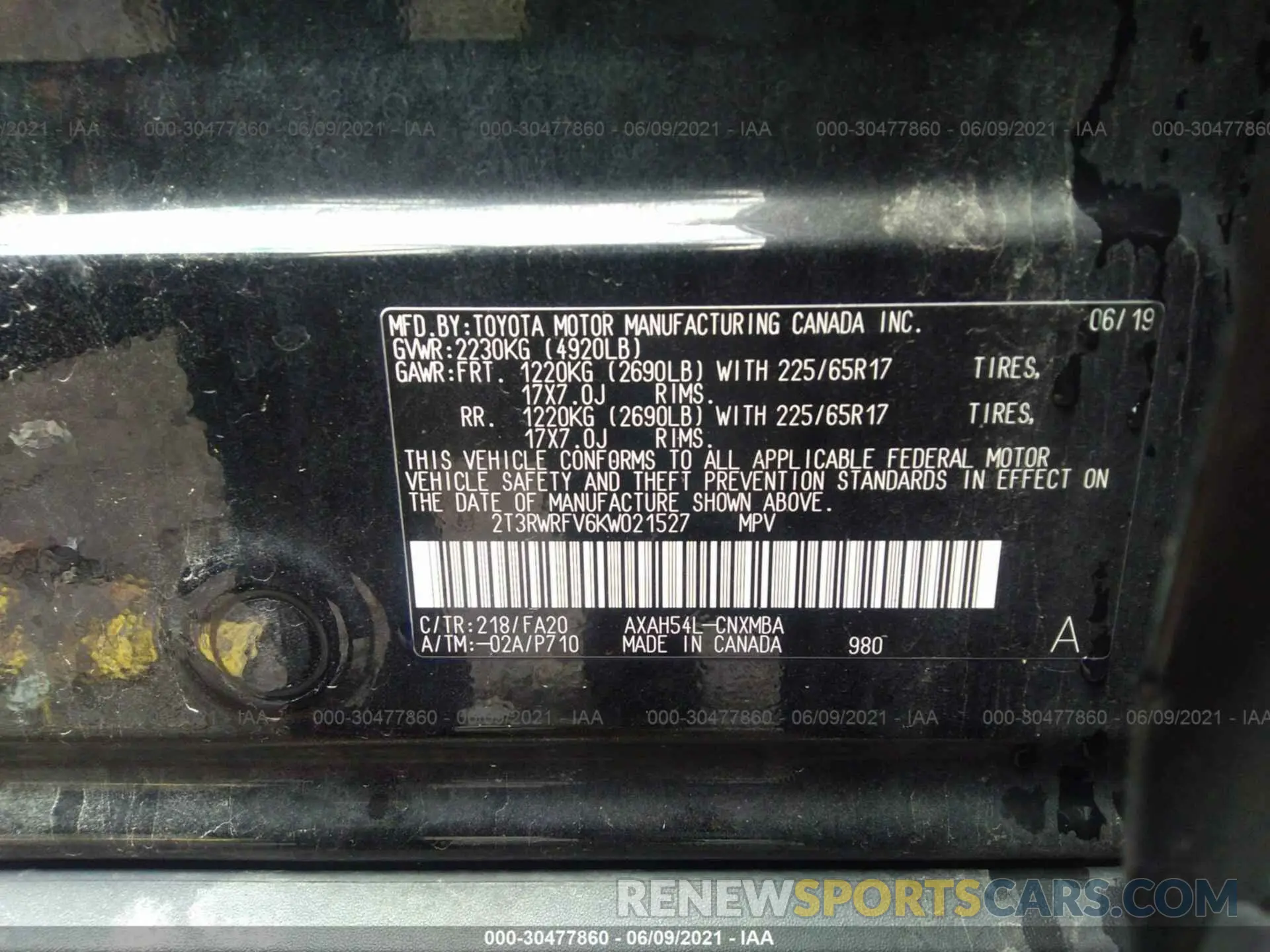 9 Photograph of a damaged car 2T3RWRFV6KW021527 TOYOTA RAV4 2019