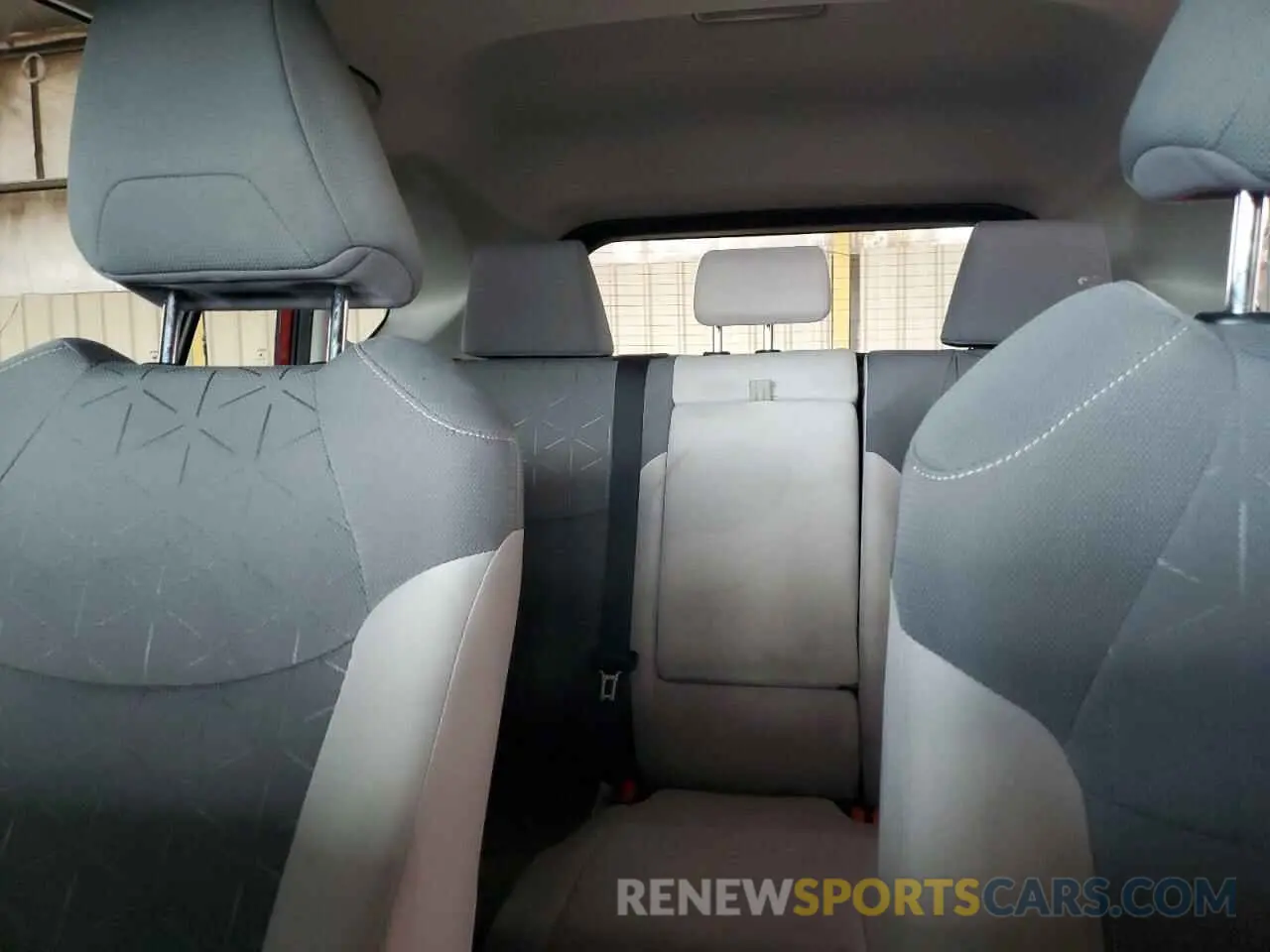 10 Photograph of a damaged car 2T3RWRFV7KW018121 TOYOTA RAV4 2019