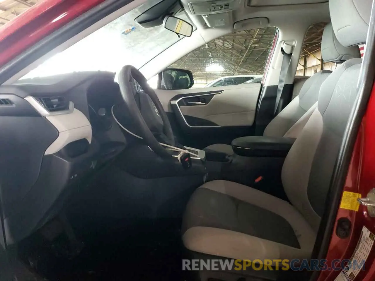 7 Photograph of a damaged car 2T3RWRFV7KW018121 TOYOTA RAV4 2019
