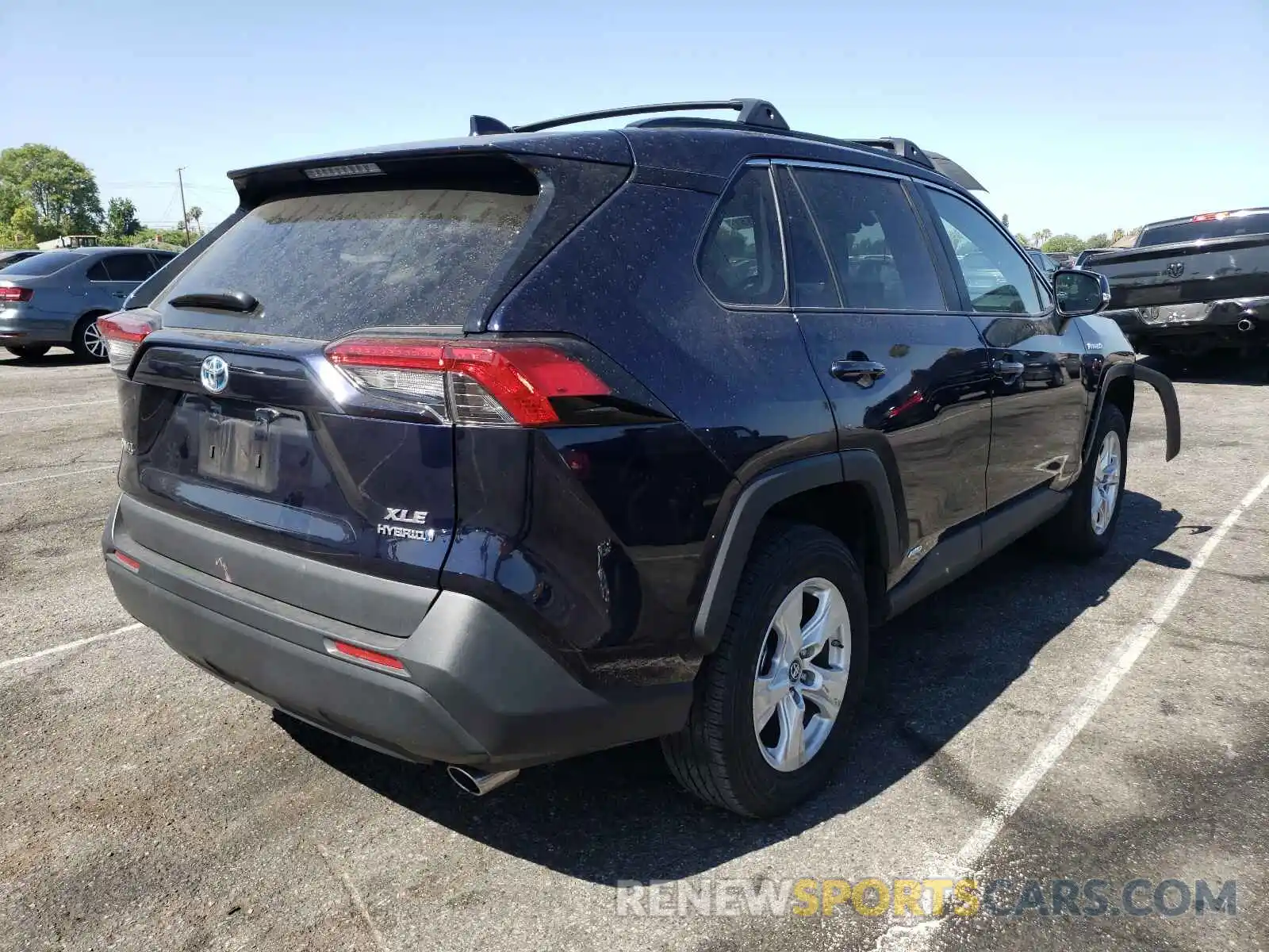 4 Photograph of a damaged car 2T3RWRFV7KW019009 TOYOTA RAV4 2019