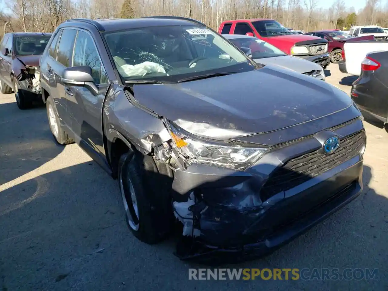 1 Photograph of a damaged car 2T3RWRFV7KW044380 TOYOTA RAV4 2019