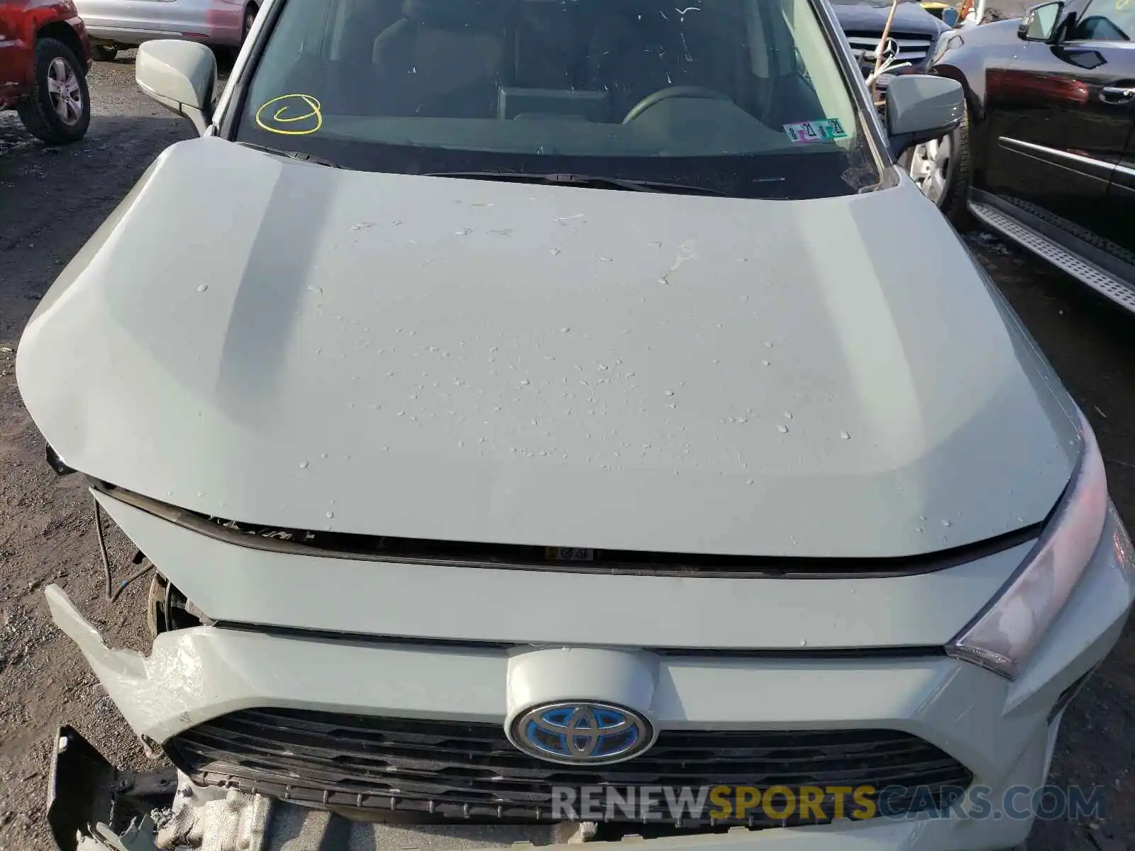 7 Photograph of a damaged car 2T3RWRFV8KW022310 TOYOTA RAV4 2019