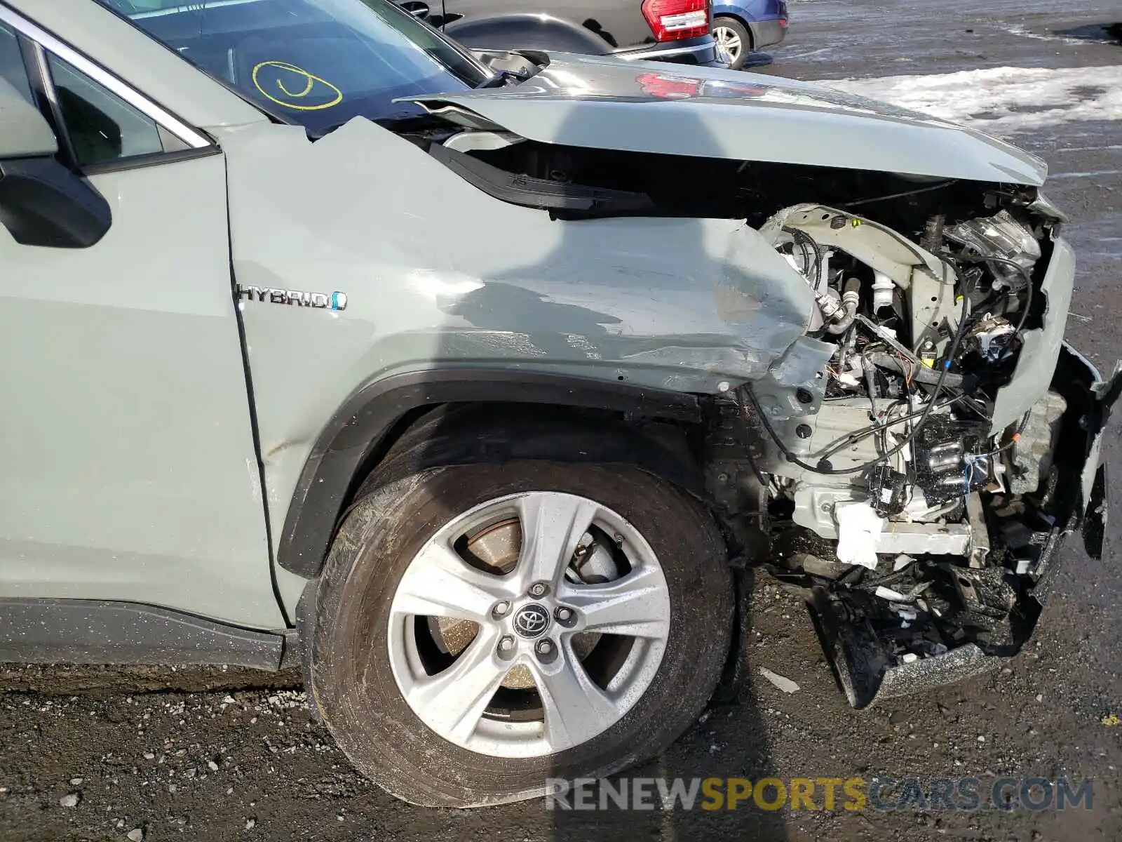 9 Photograph of a damaged car 2T3RWRFV8KW022310 TOYOTA RAV4 2019