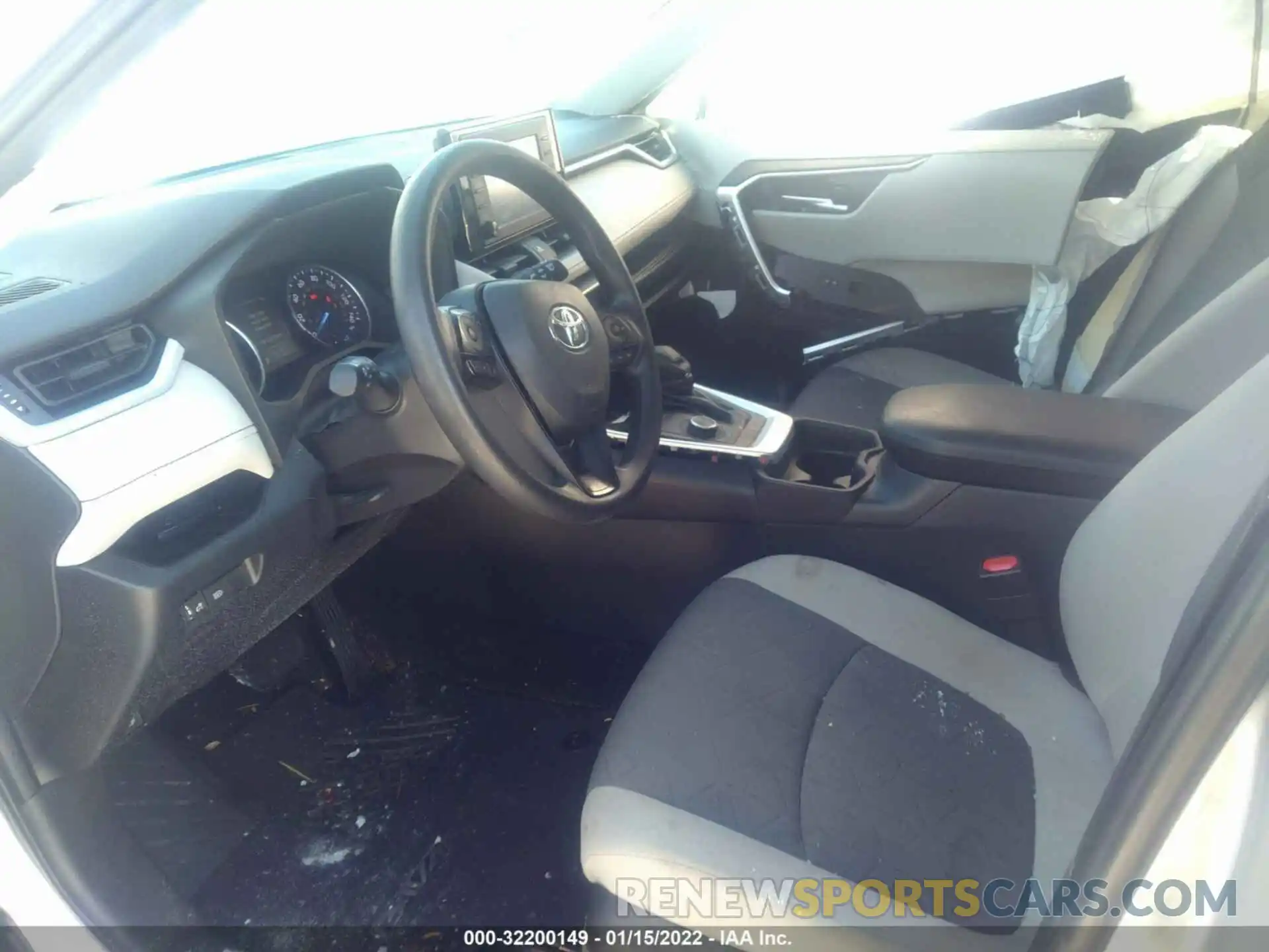 5 Photograph of a damaged car 2T3RWRFV8KW023702 TOYOTA RAV4 2019