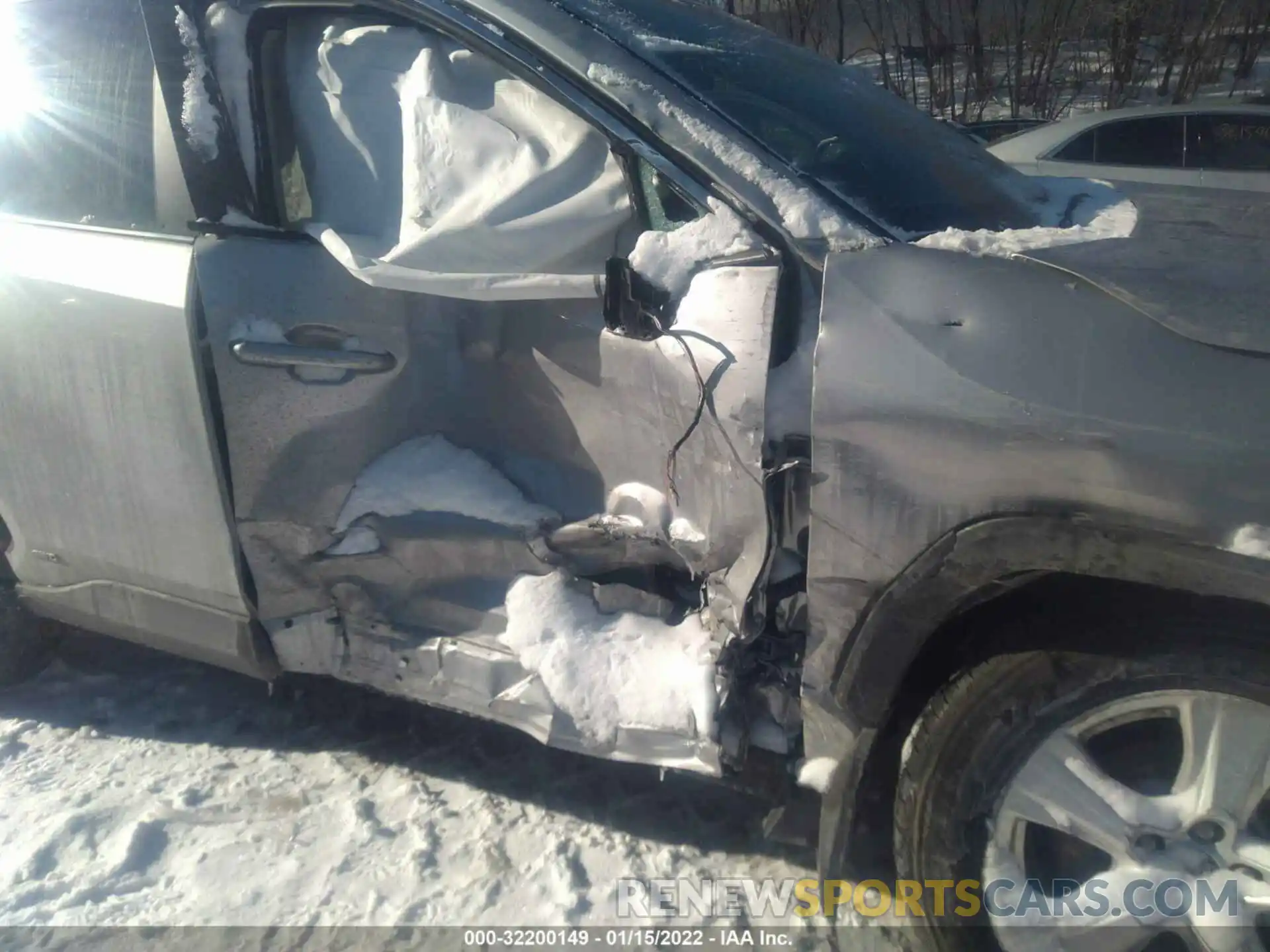 6 Photograph of a damaged car 2T3RWRFV8KW023702 TOYOTA RAV4 2019