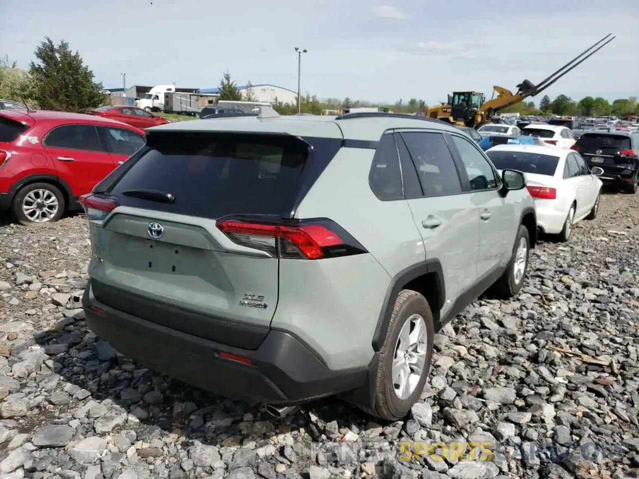 4 Photograph of a damaged car 2T3RWRFV8KW029449 TOYOTA RAV4 2019