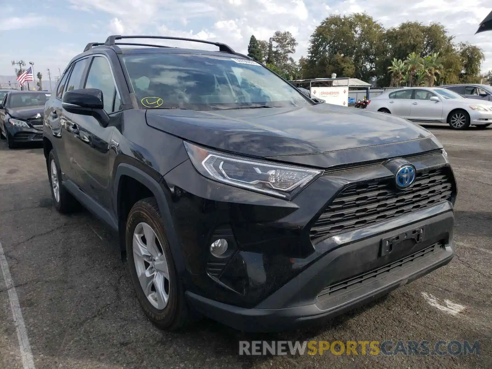 1 Photograph of a damaged car 2T3RWRFV8KW034229 TOYOTA RAV4 2019