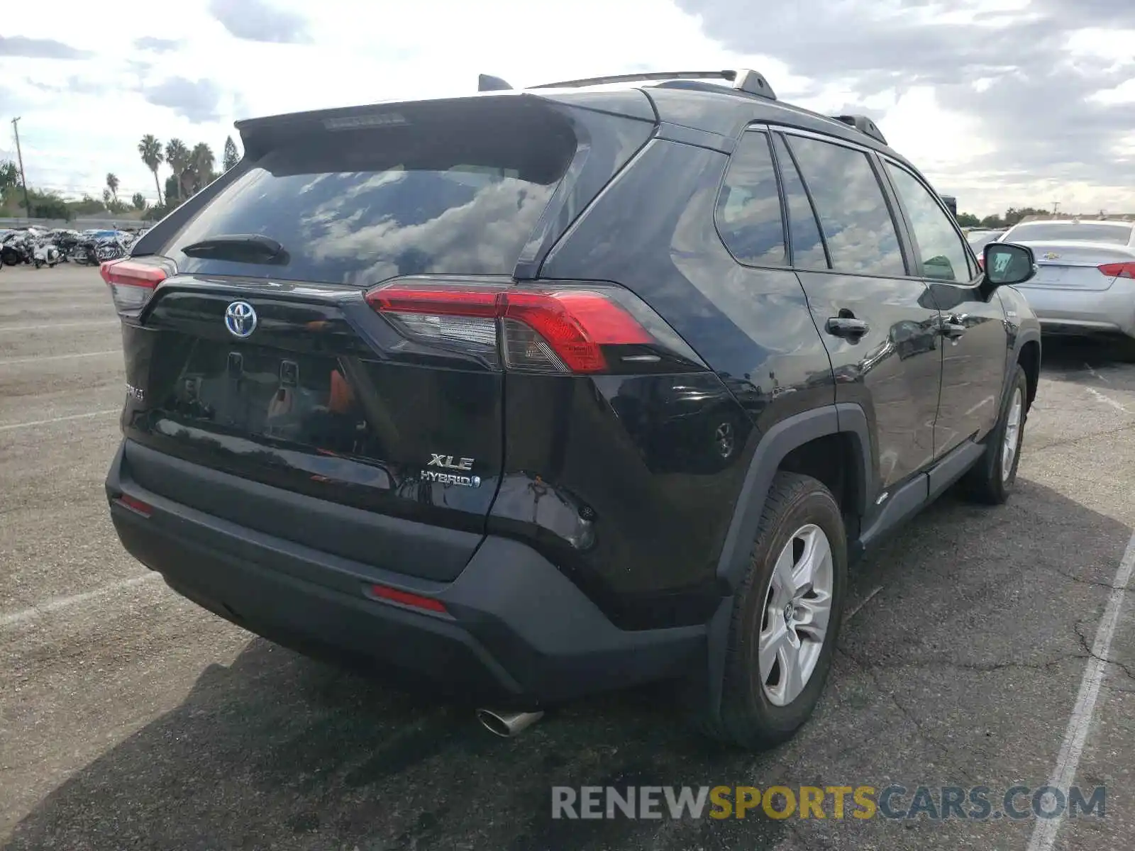 4 Photograph of a damaged car 2T3RWRFV8KW034229 TOYOTA RAV4 2019