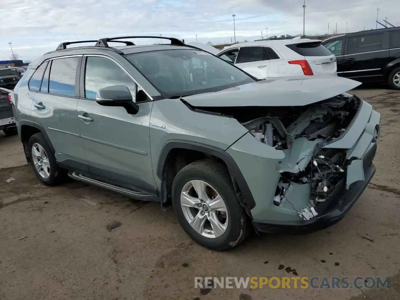 4 Photograph of a damaged car 2T3RWRFV8KW034974 TOYOTA RAV4 2019