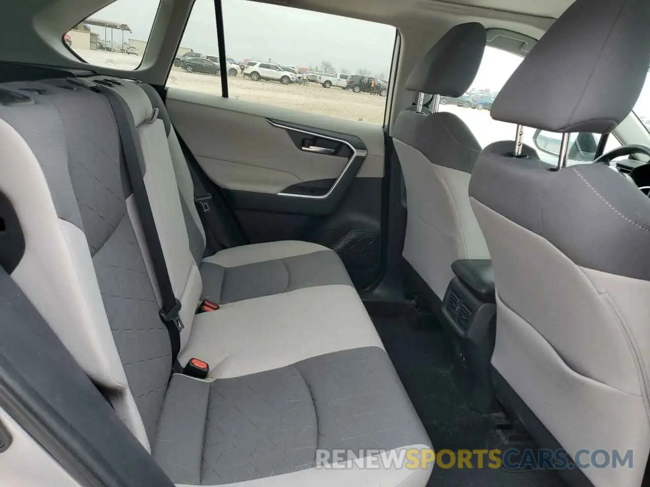 11 Photograph of a damaged car 2T3RWRFV8KW043447 TOYOTA RAV4 2019