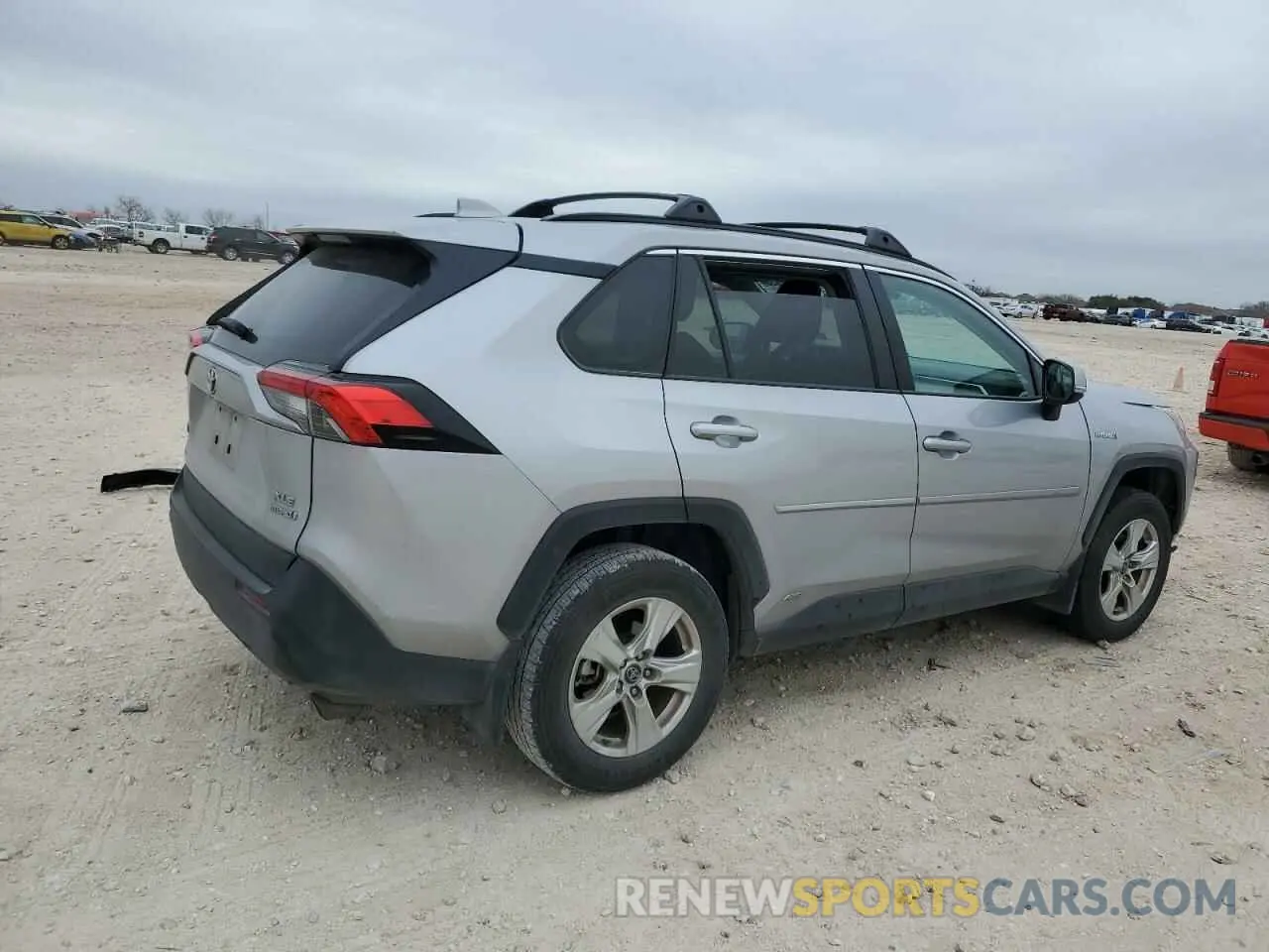 3 Photograph of a damaged car 2T3RWRFV8KW043447 TOYOTA RAV4 2019