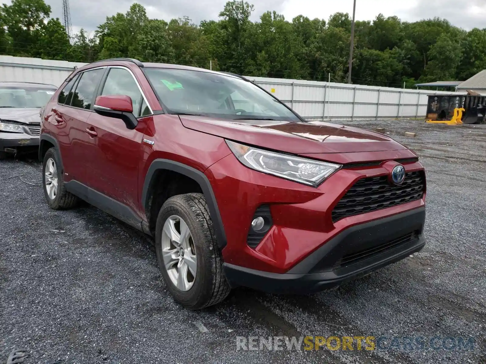 1 Photograph of a damaged car 2T3RWRFV8KW044596 TOYOTA RAV4 2019