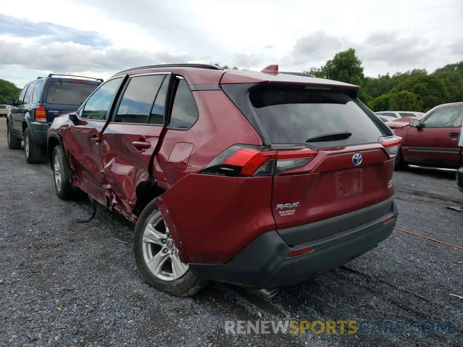 3 Photograph of a damaged car 2T3RWRFV8KW044596 TOYOTA RAV4 2019