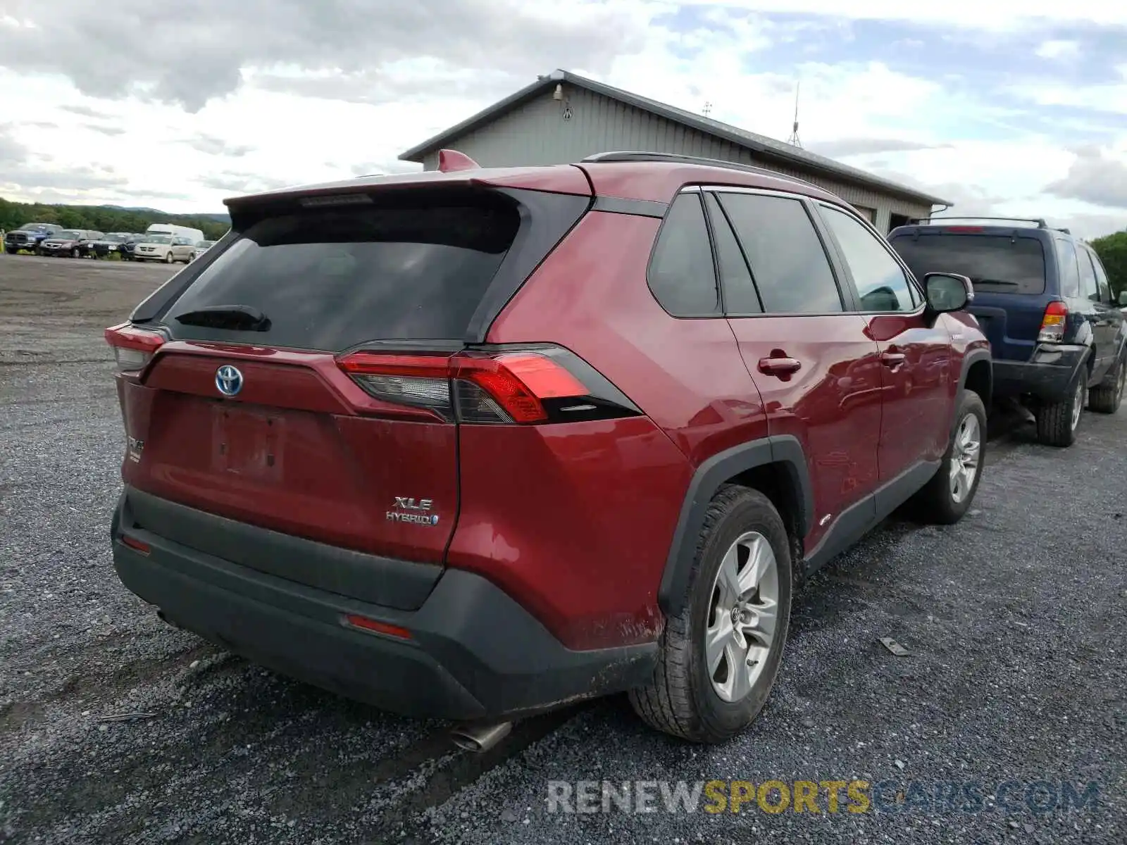 4 Photograph of a damaged car 2T3RWRFV8KW044596 TOYOTA RAV4 2019