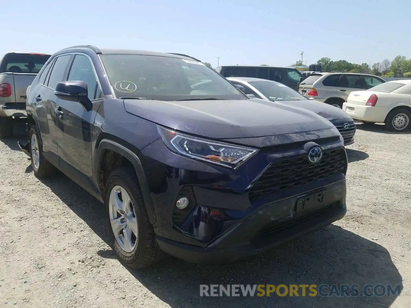 1 Photograph of a damaged car 2T3RWRFV9KW014958 TOYOTA RAV4 2019