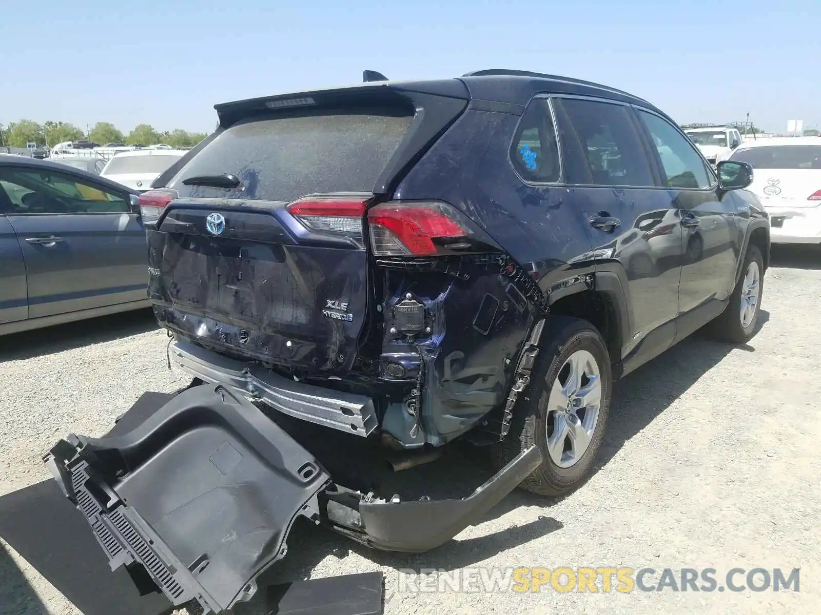 4 Photograph of a damaged car 2T3RWRFV9KW014958 TOYOTA RAV4 2019