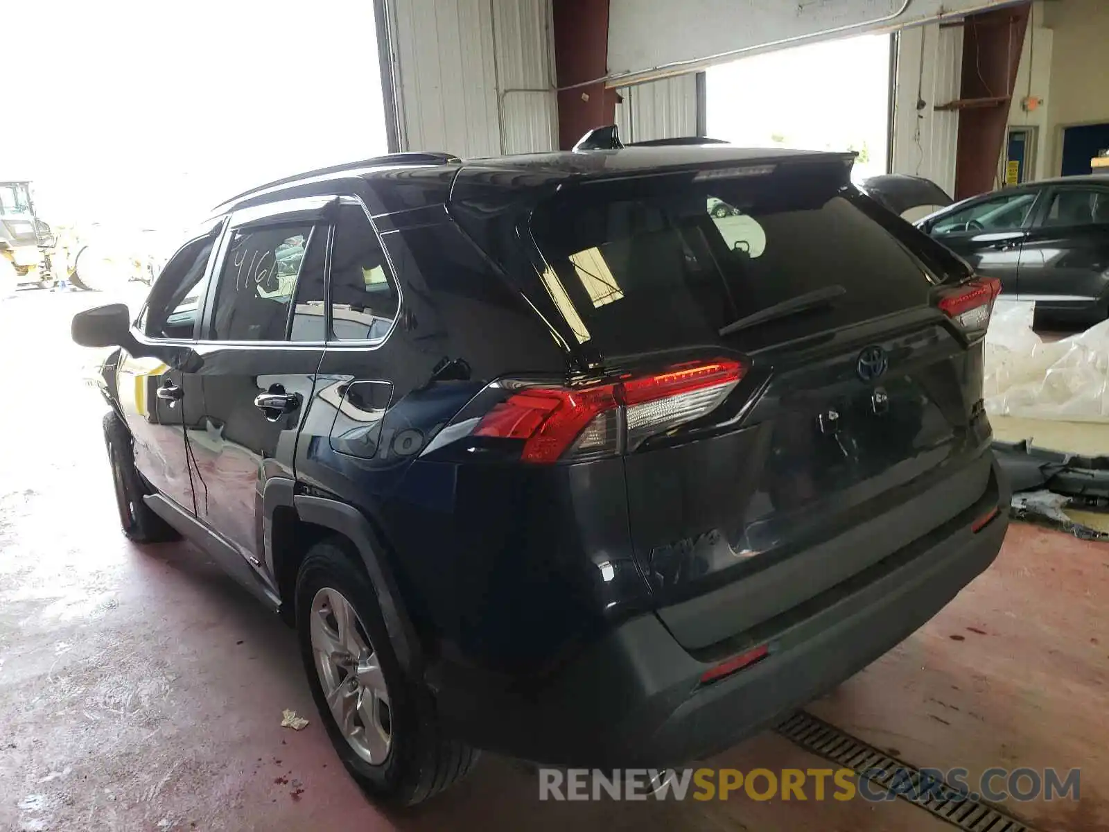 3 Photograph of a damaged car 2T3RWRFV9KW042789 TOYOTA RAV4 2019