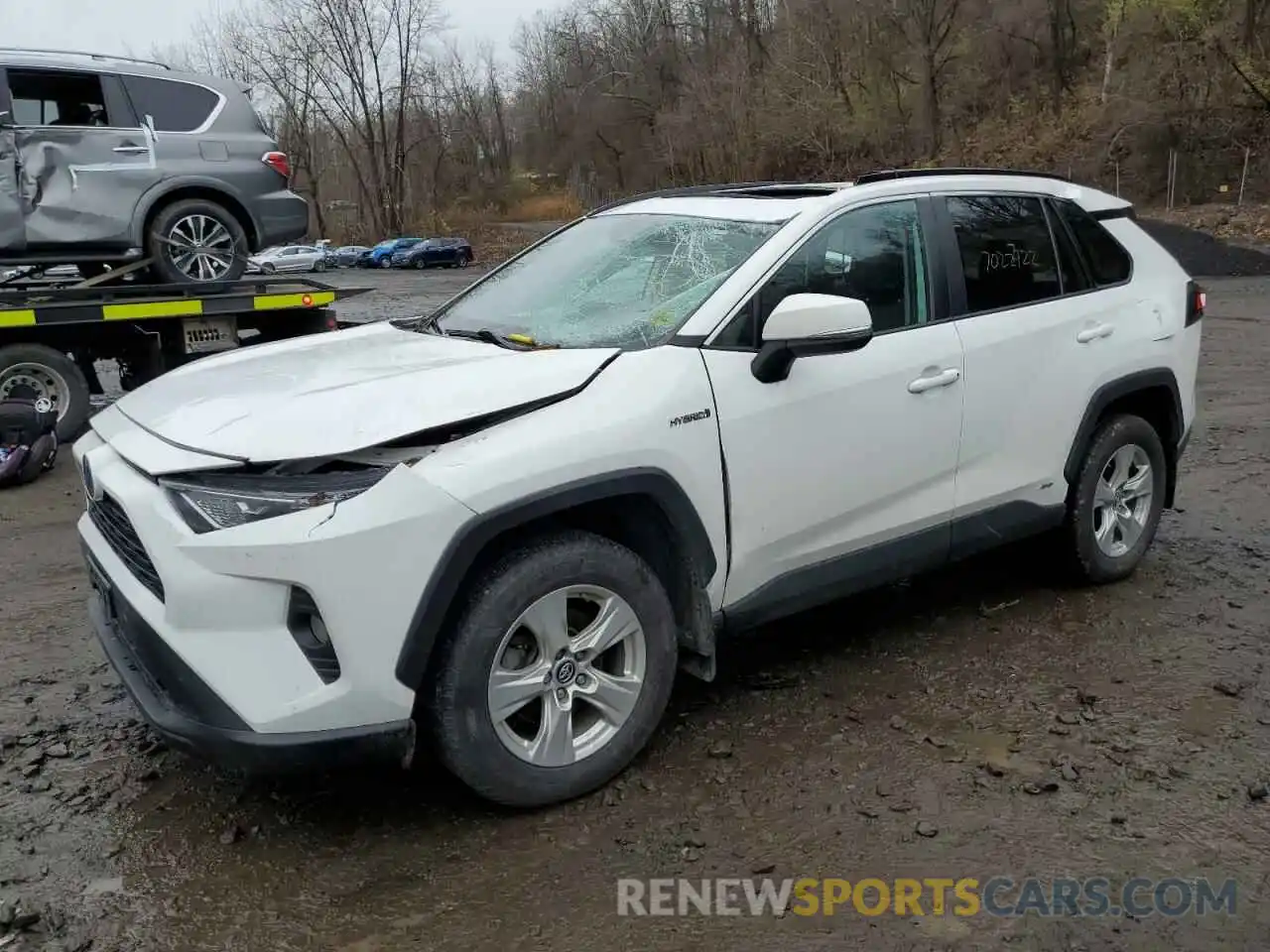 1 Photograph of a damaged car 2T3RWRFVXKW011972 TOYOTA RAV4 2019