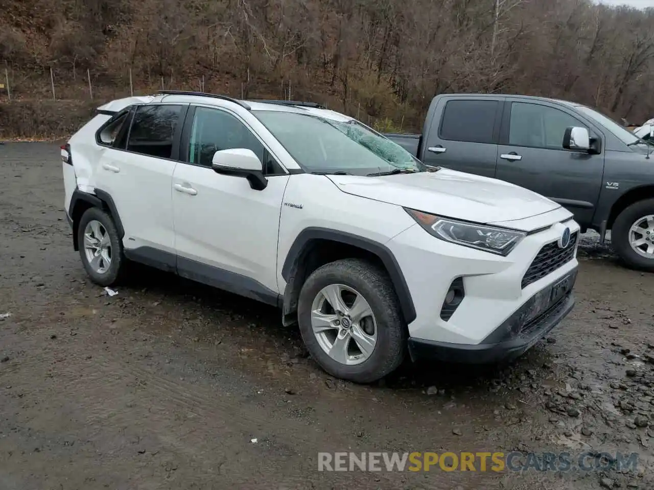 4 Photograph of a damaged car 2T3RWRFVXKW011972 TOYOTA RAV4 2019