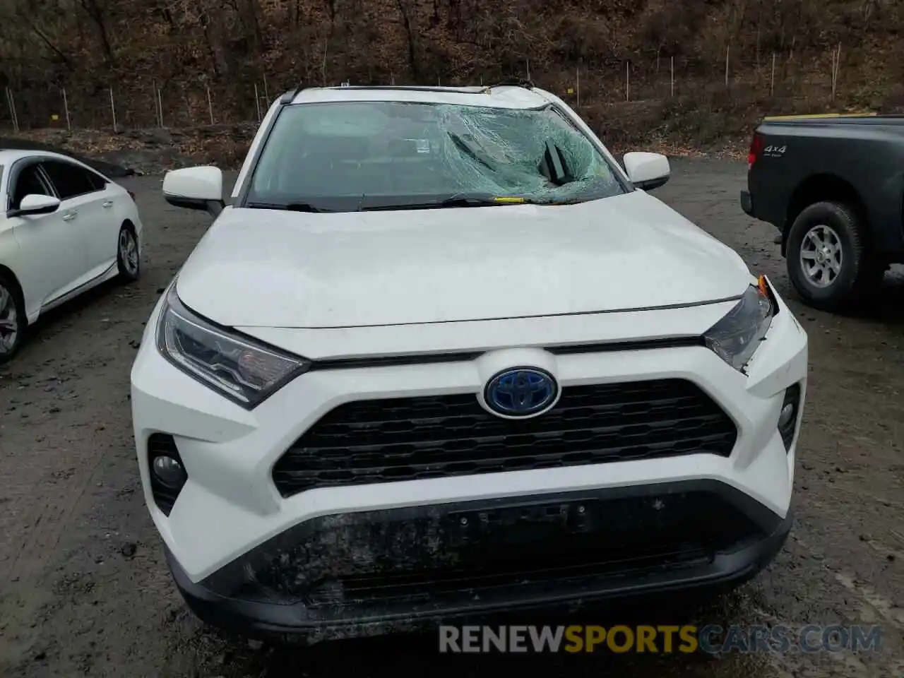 5 Photograph of a damaged car 2T3RWRFVXKW011972 TOYOTA RAV4 2019