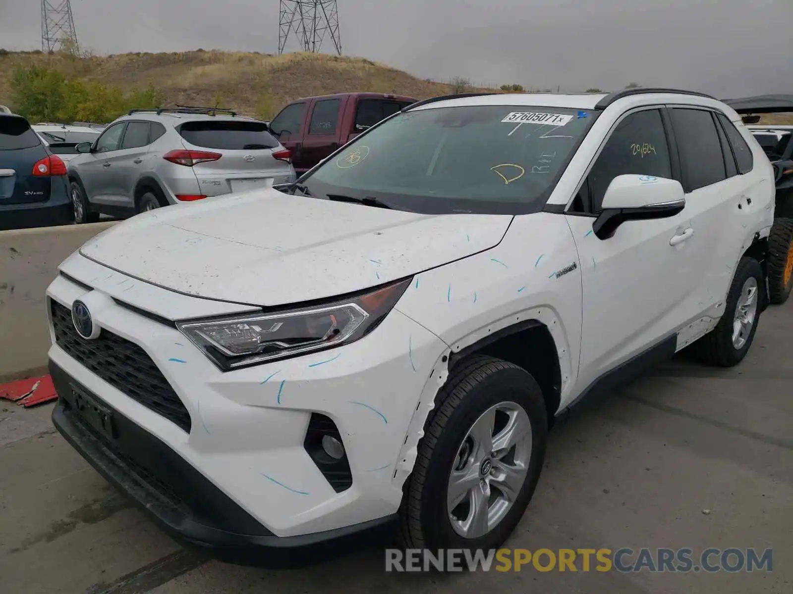 2 Photograph of a damaged car 2T3RWRFVXKW012894 TOYOTA RAV4 2019