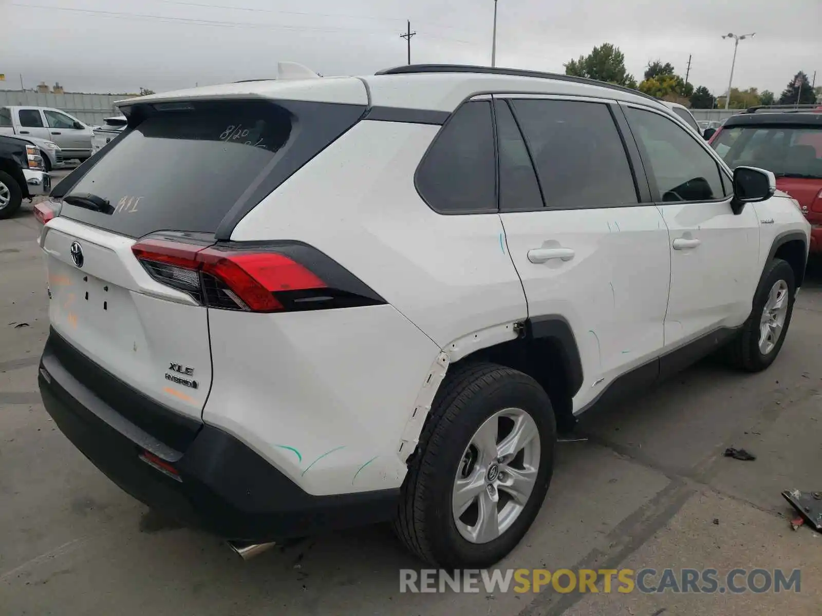 4 Photograph of a damaged car 2T3RWRFVXKW012894 TOYOTA RAV4 2019