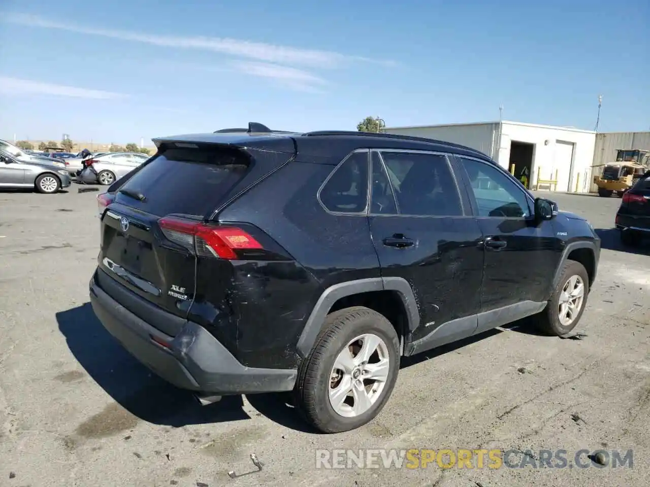 4 Photograph of a damaged car 2T3RWRFVXKW015777 TOYOTA RAV4 2019