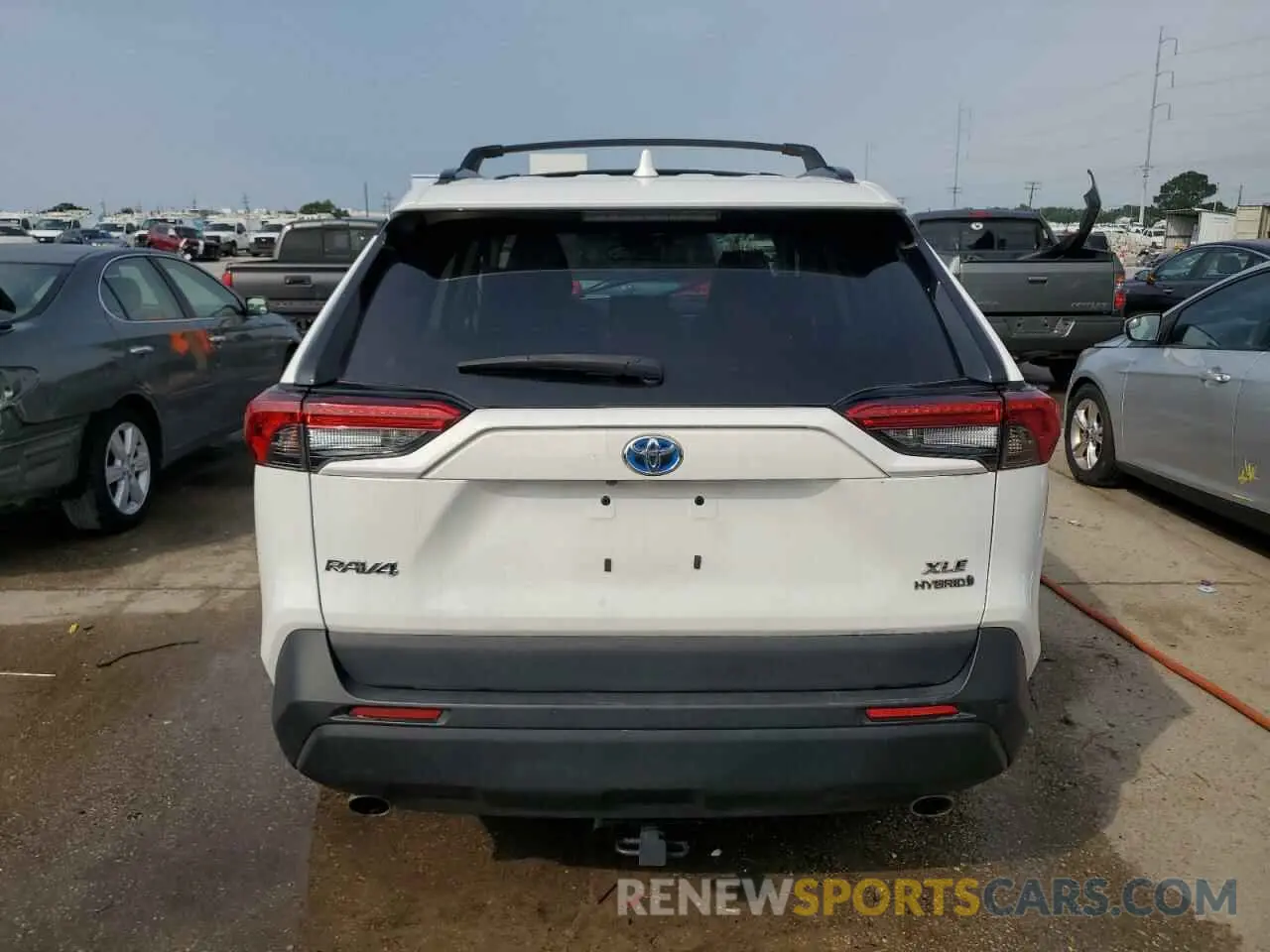 6 Photograph of a damaged car 2T3RWRFVXKW034684 TOYOTA RAV4 2019